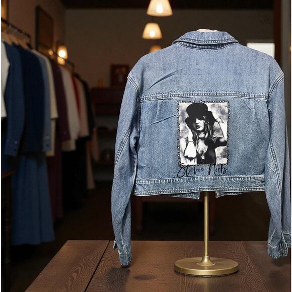 Universal Thread Co. Long Sleeve Zip Up Crop Denim Jean Jacket Blue Womens S NWT - Picture 1 of 8